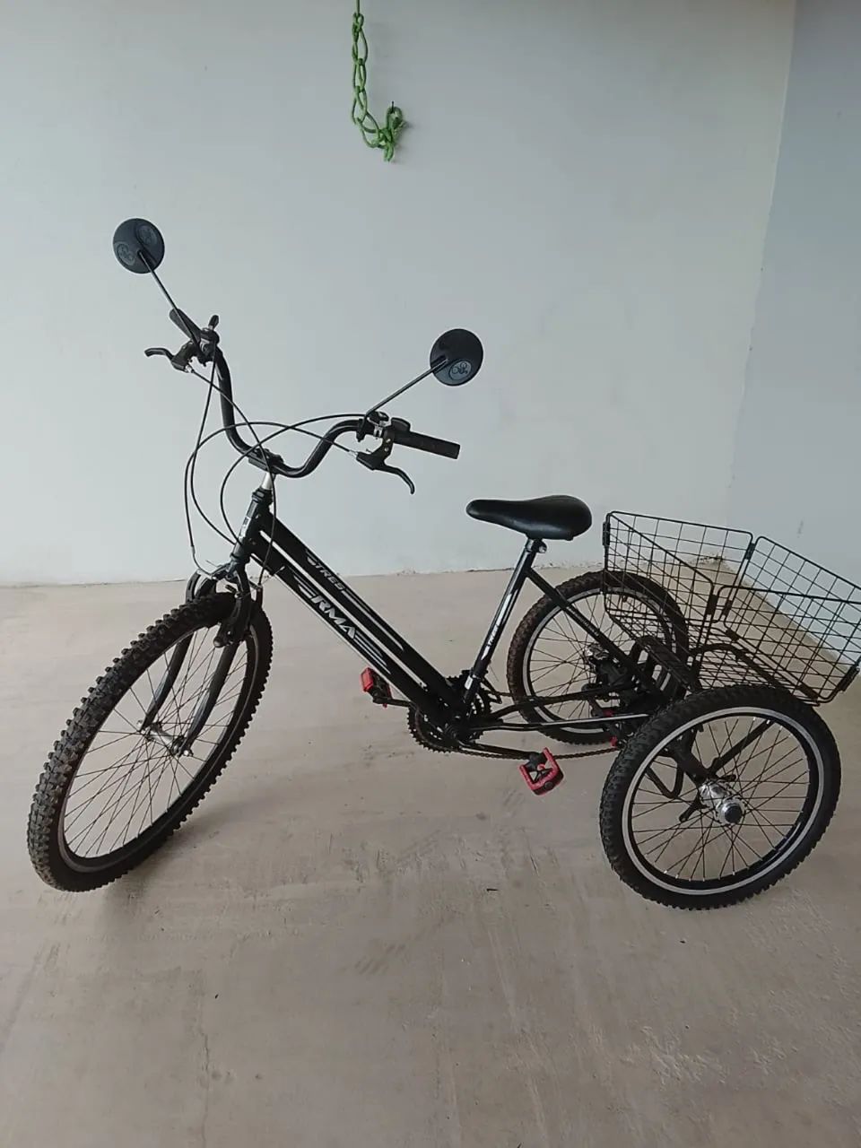 Triciculo de pedal 