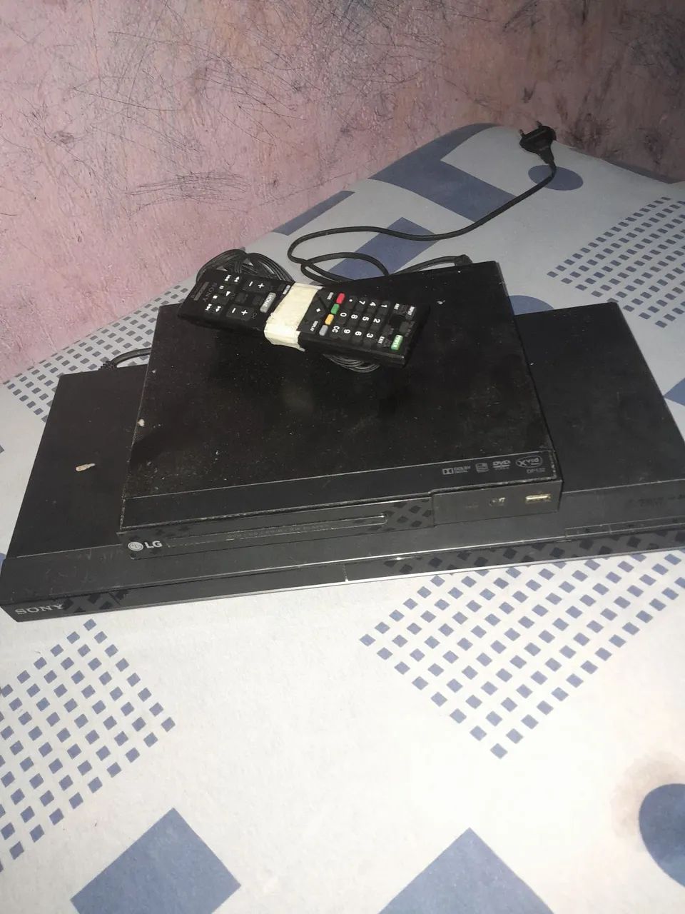 Vendo- 2 DVDS 