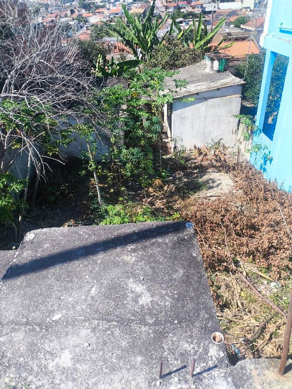 Terreno com 2 casas