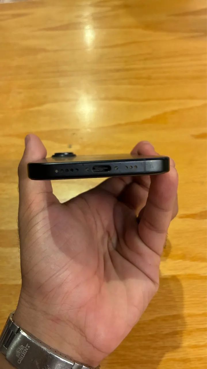 Iphone 16 com capas, caixa e cabo ACEITO TROCA E OFERTA!!!! - Foto 2
