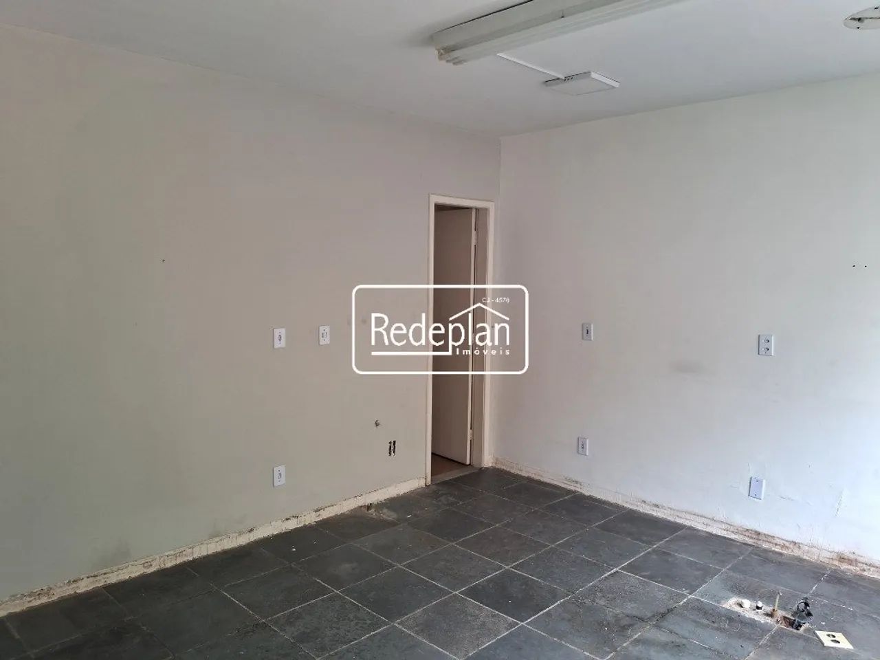 Excelente Sala Comercial no Centro de Barra Mansa - Foto 4