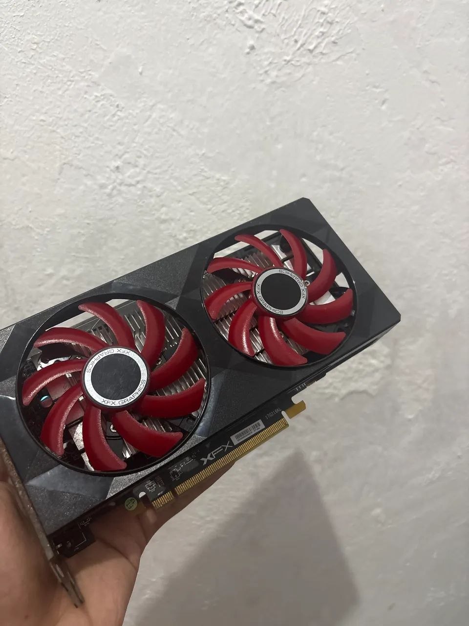 RX 550 4GB COM DEFEITO ENFERRUJADA