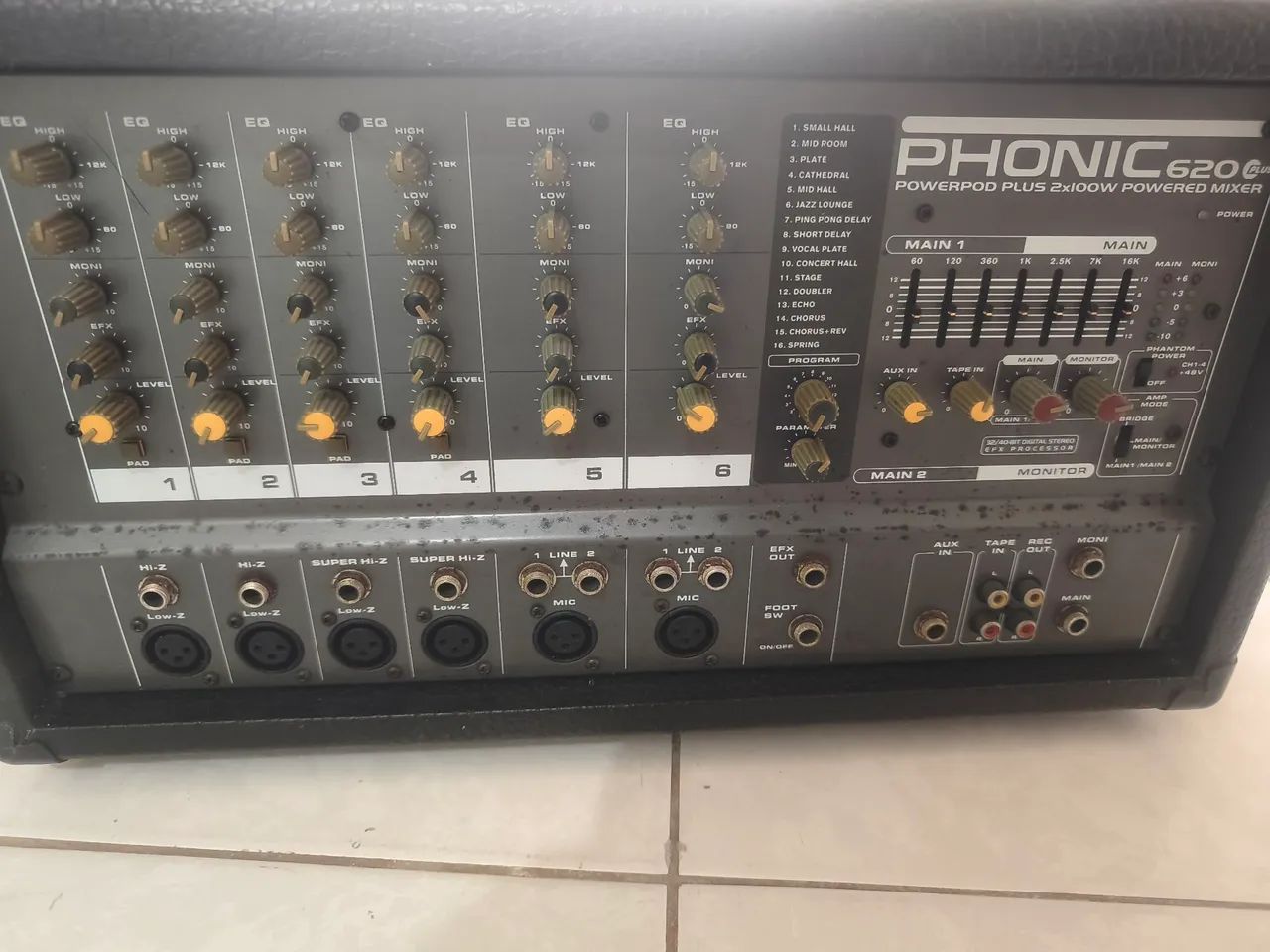 mesa de som amplificada Phonic Powerpod 620 Plus - Foto 2