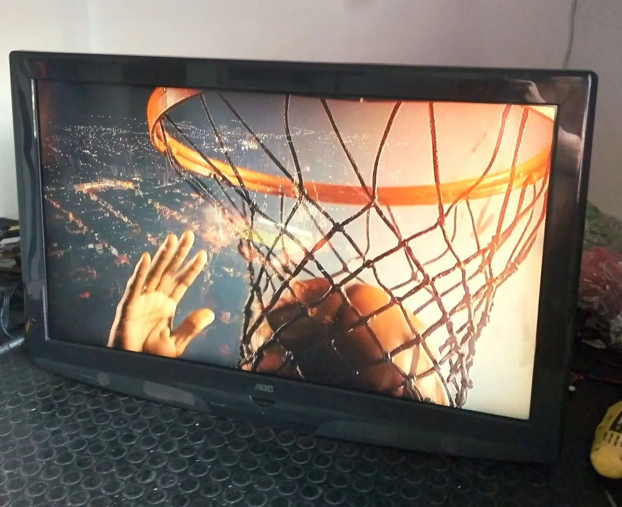 Tv AOC 32 LCD. - Foto 3