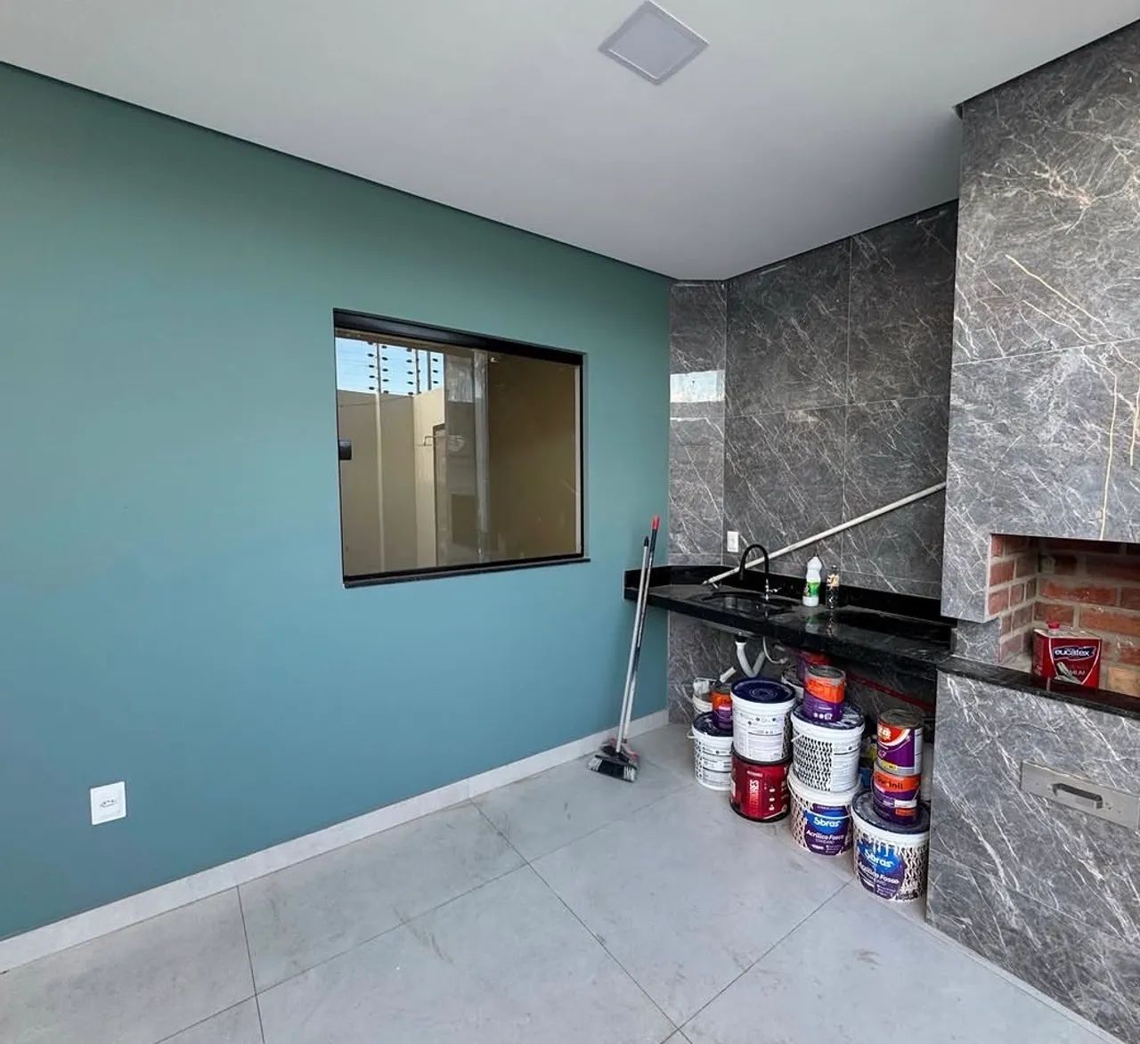 Casa com fachada moderna  - Foto 2