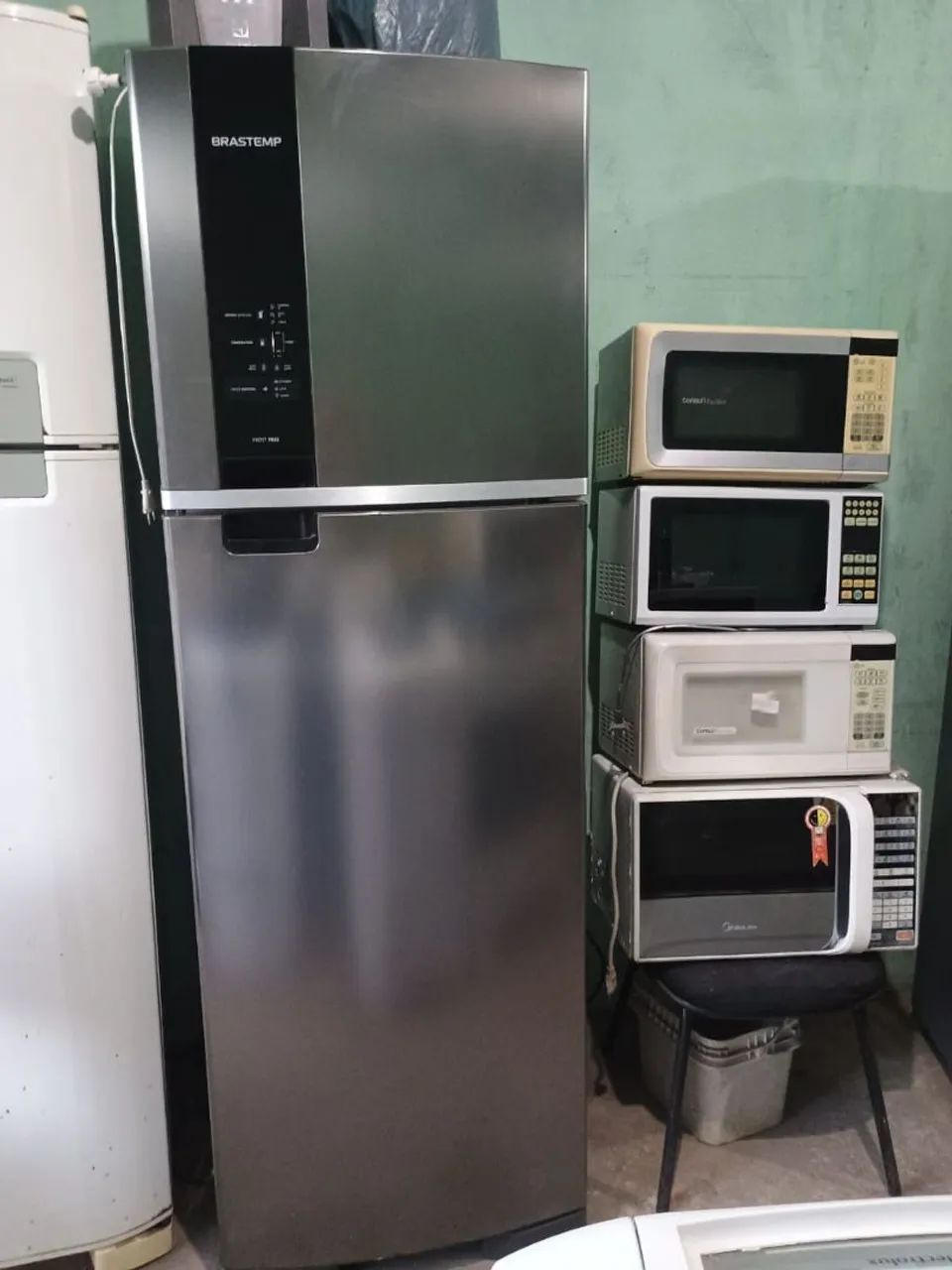 Geladeira  e micro-ondas oportunidade 
