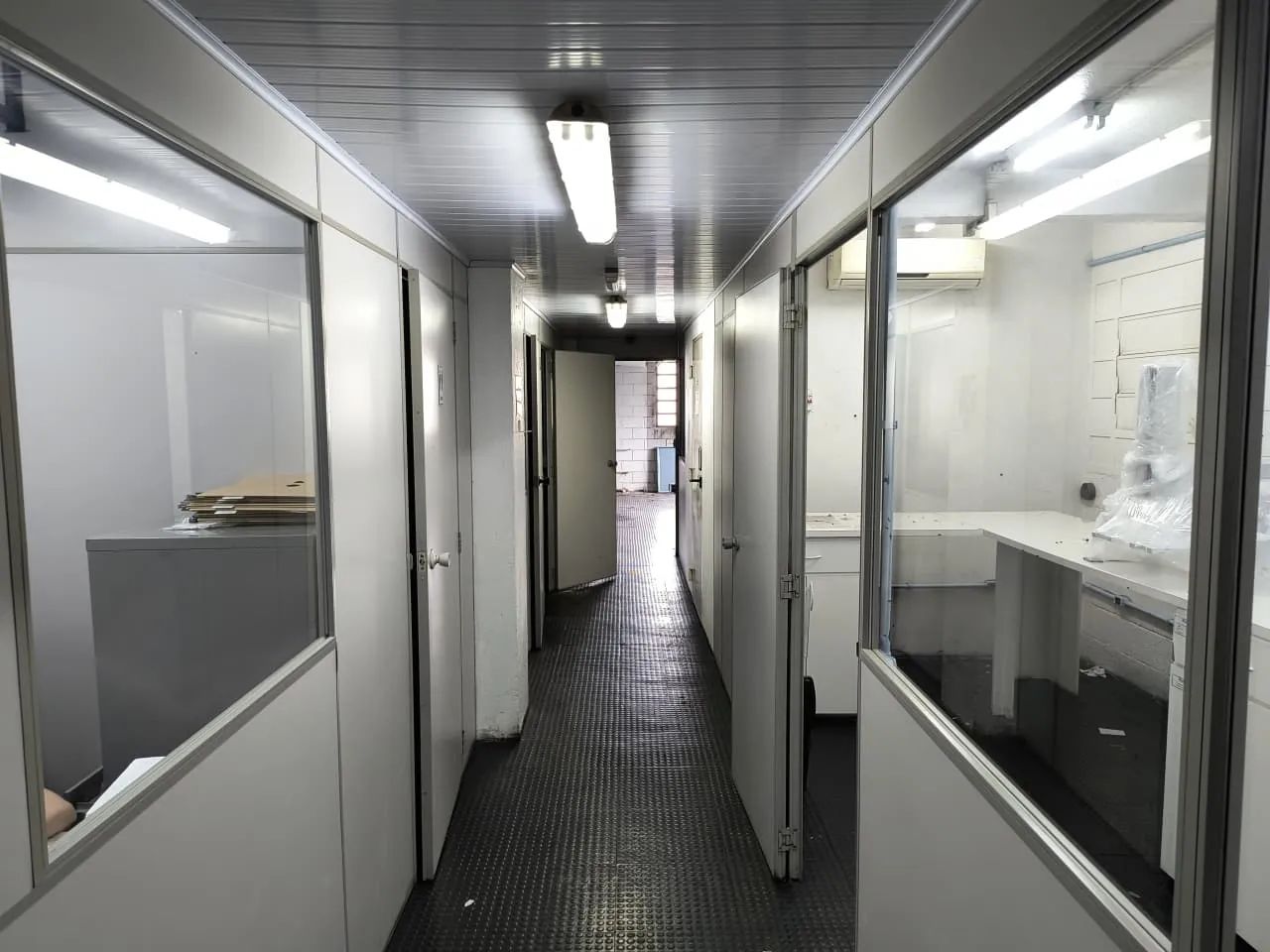 Prédio comercial na Rua Romão Puiggari, 898  1000 m² - Foto 4