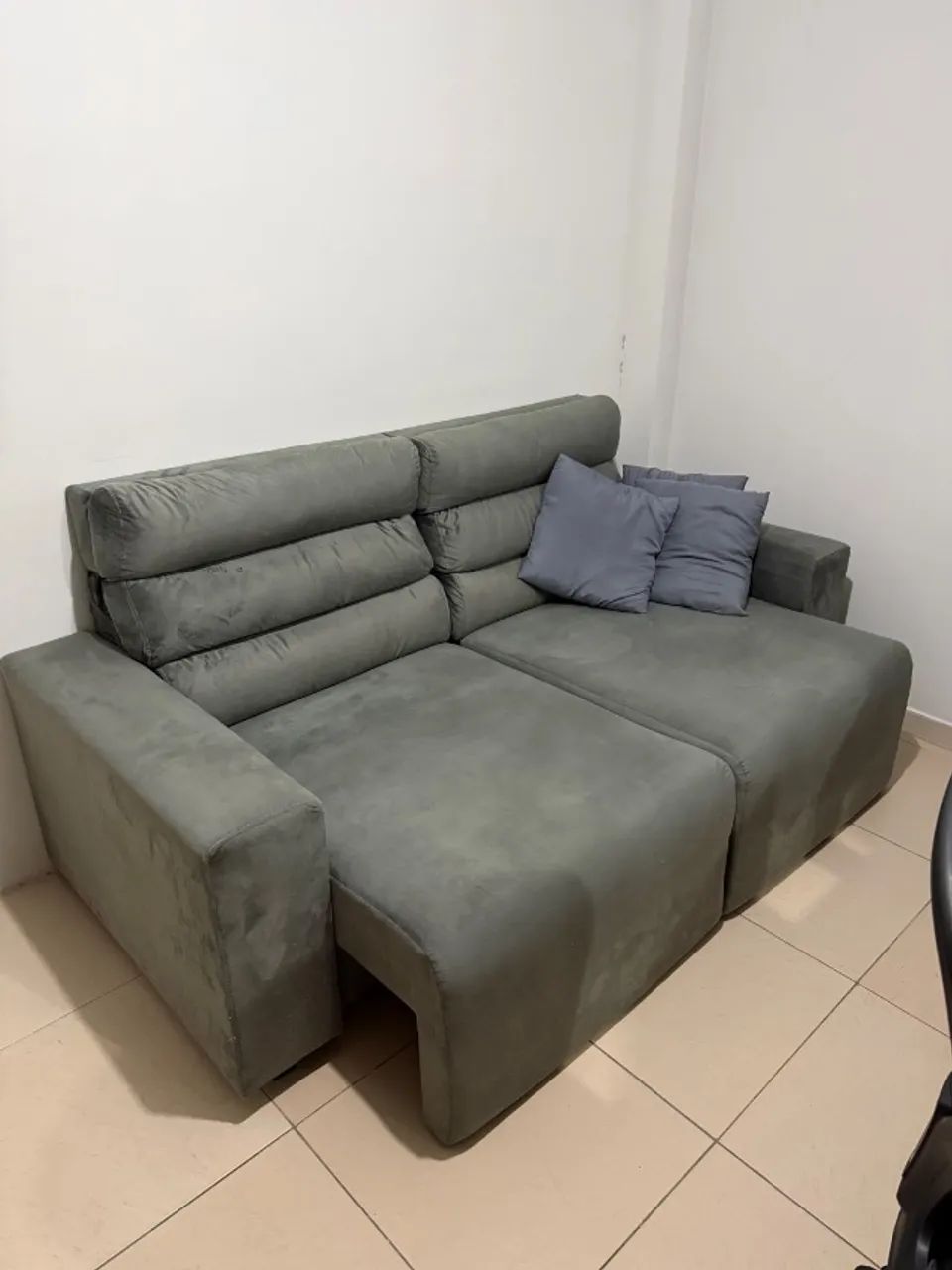 Sofá 4 Lugares Confortável - Ótimo Estado - Pronto para Uso - Foto 5