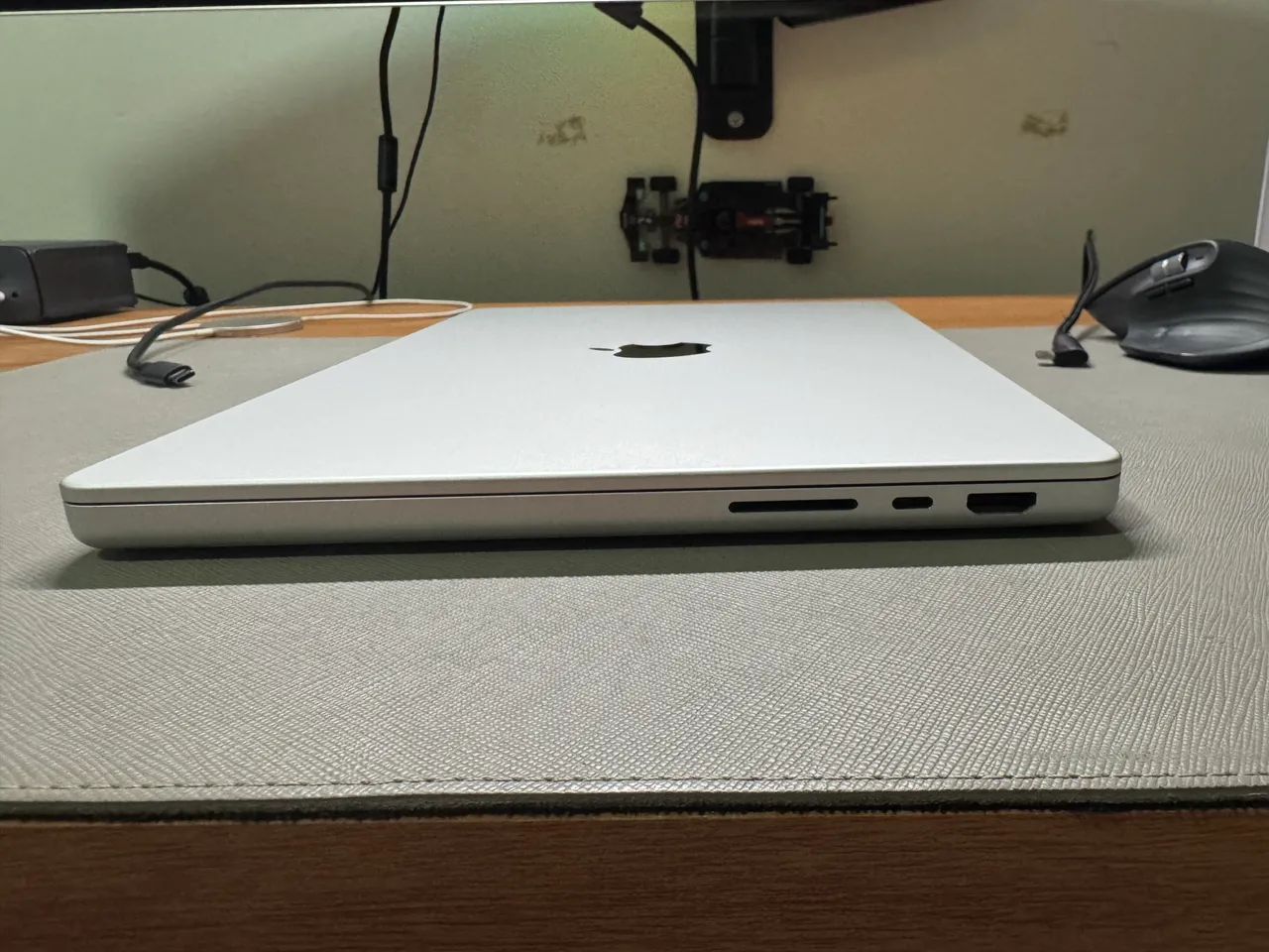 Apple Macbook Pro M2 Pro 16gb 512gb silver 120hz - Notebooks