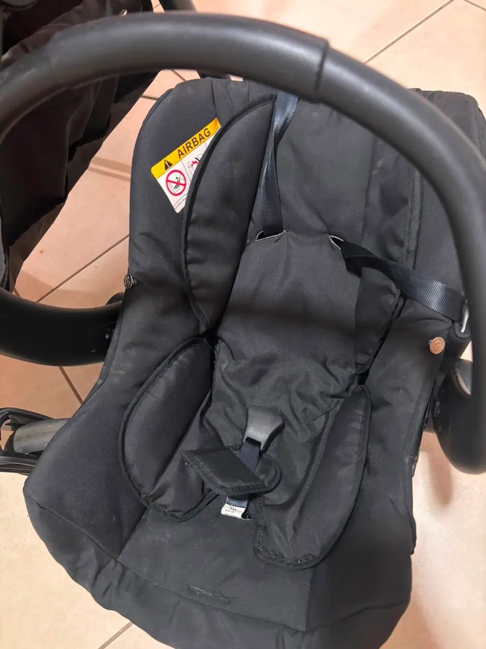 Carrinho de bebê e bebê conforto  - Foto 5
