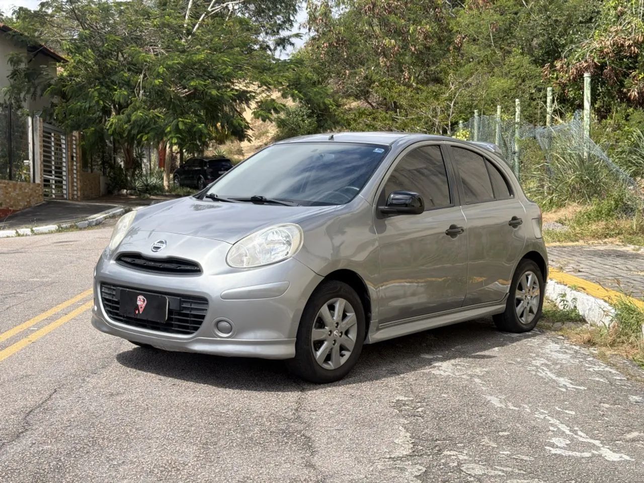 Nissan March MARCH SR 1.6 16V Flex Fuel 5p 2012