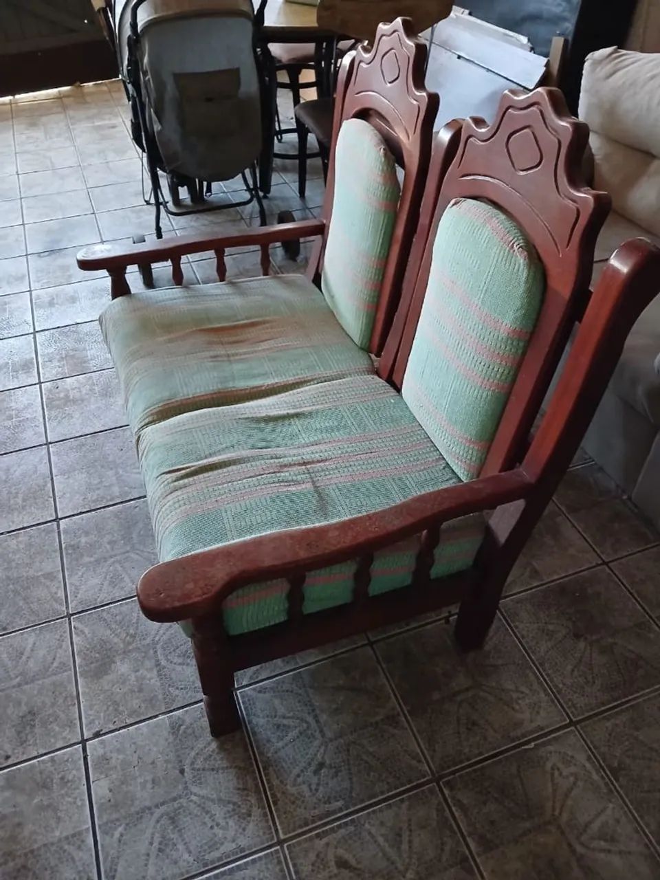 Sofá retrô 2 lugares 