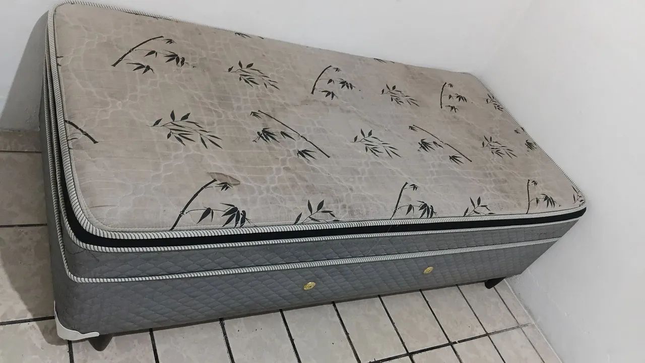 Vende cama box de solteiro valor 350