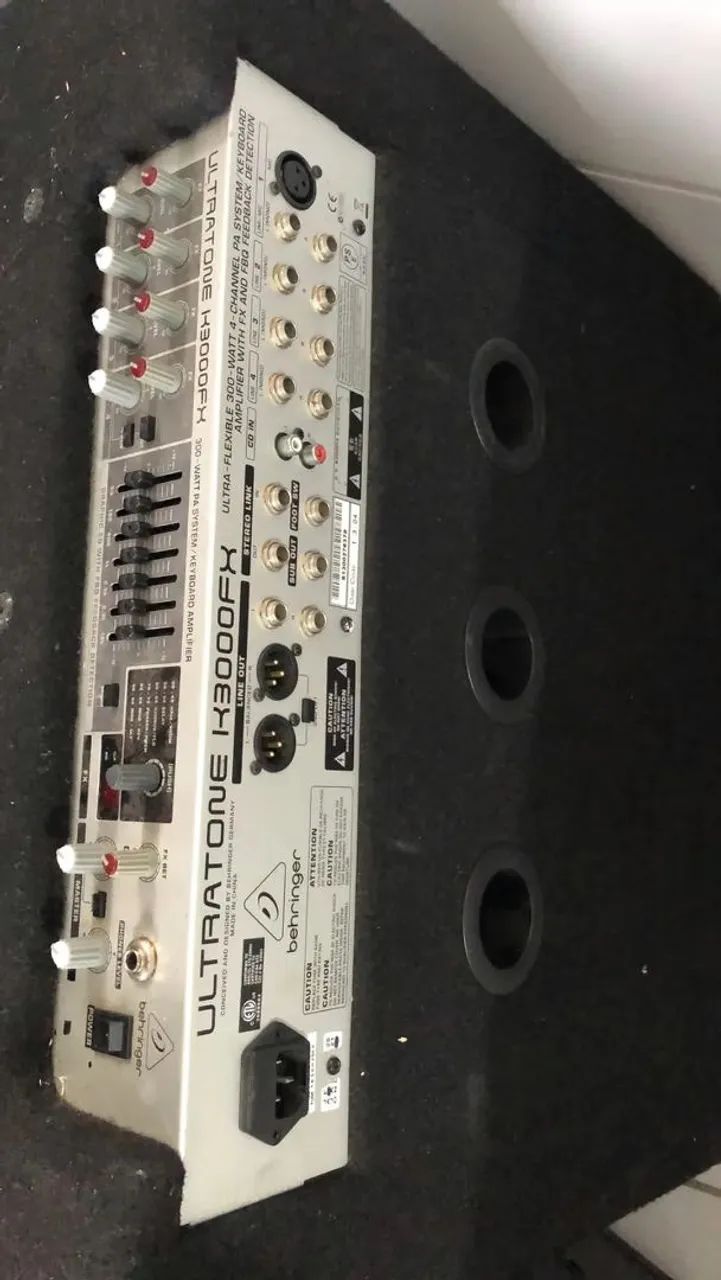 Cubo de teclado Behringer fx3.000  - Foto 4