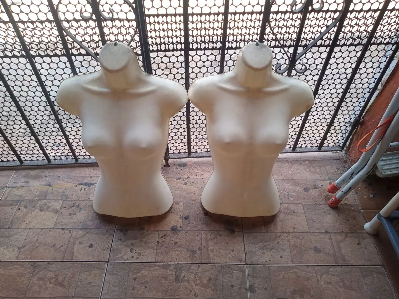 Vendo bustos de roupa - Foto 2