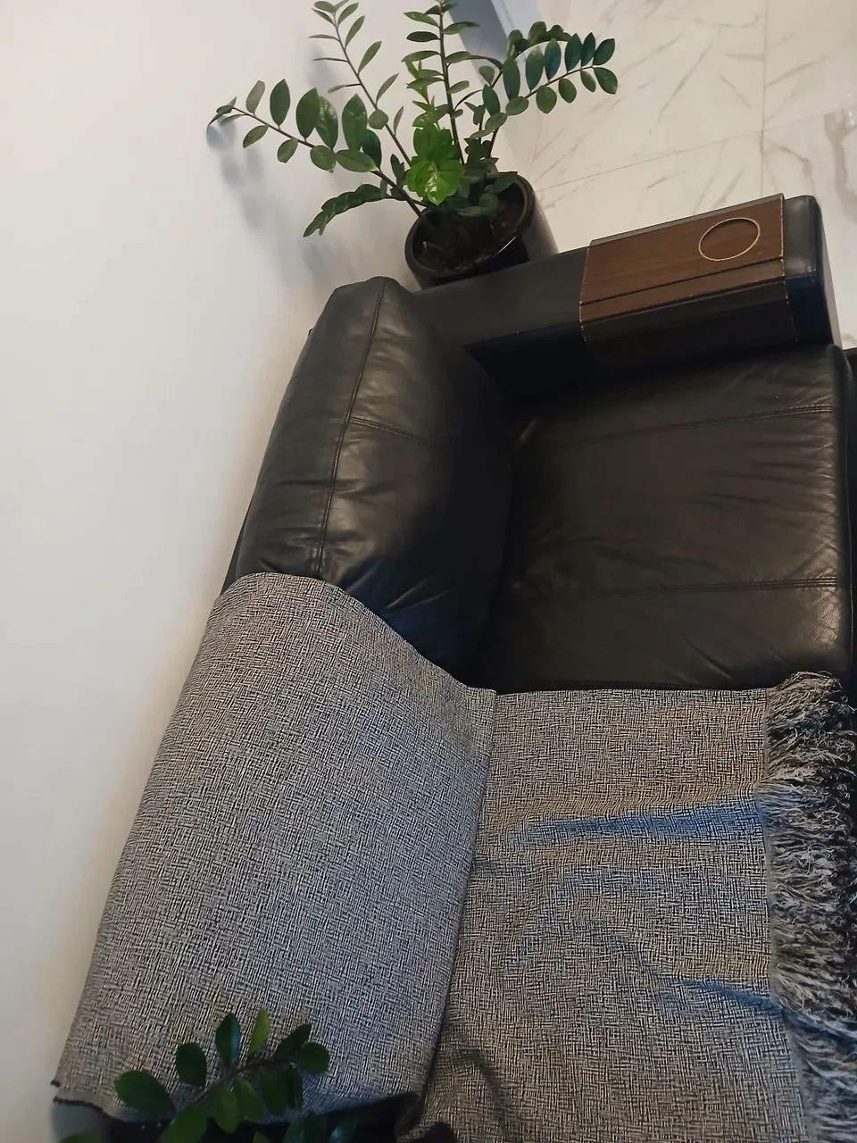 Sofa couro 2 lugares - Foto 4