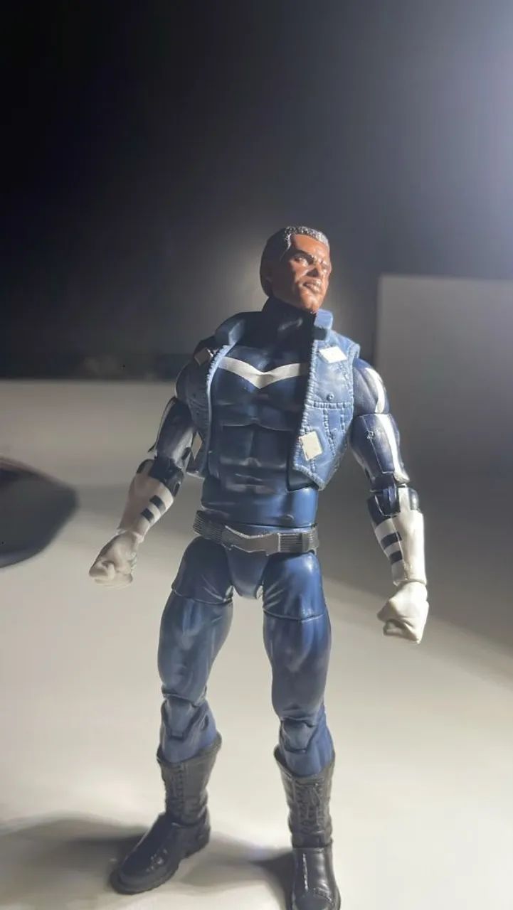 Marvel Legends Action Figure Blue Marvel + Brinde