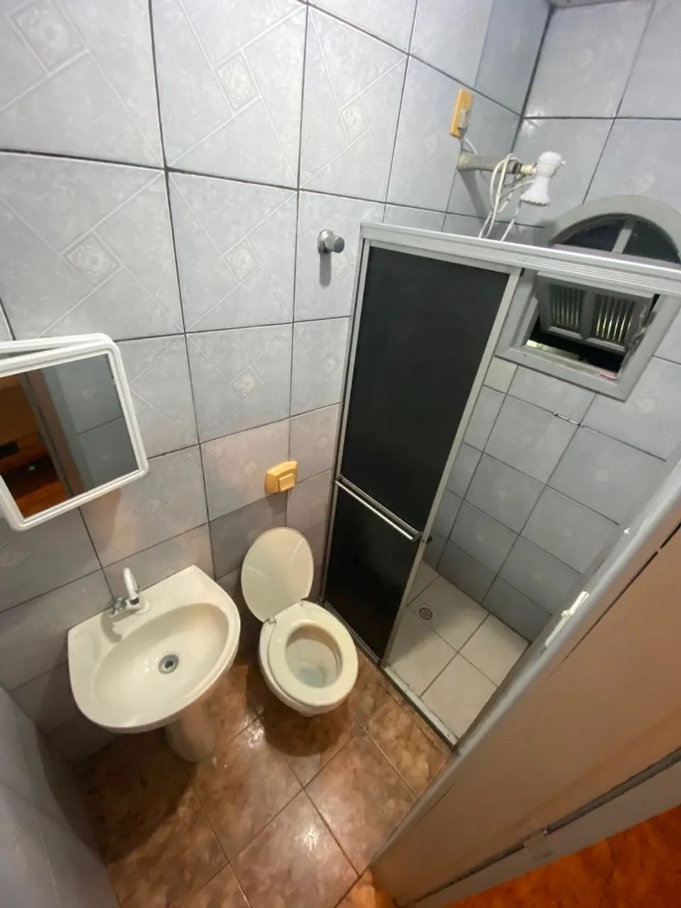 Alugo Suite semi mobilado  - Foto 4
