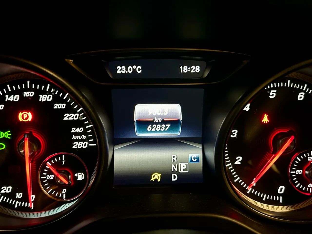Mercedes-Benz GLA 200 Adv. 1.6/1.6 TB 16V Flex Aut., foto 7 de 11