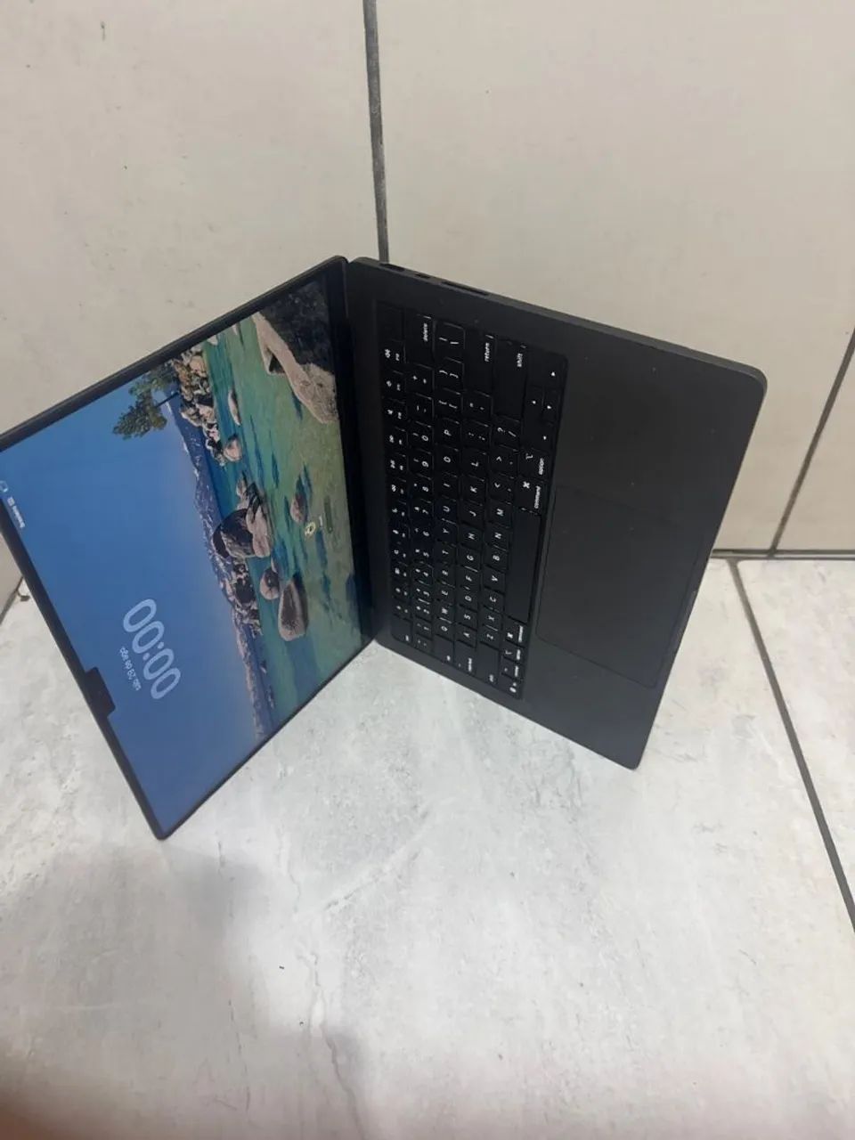 MacBook pro M5 14" 24 Gb 512gb - Foto 4