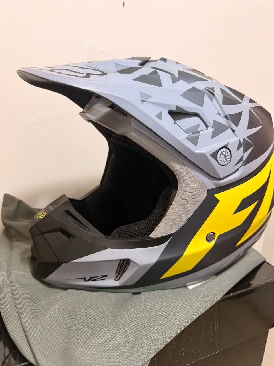Capacete Fox novo