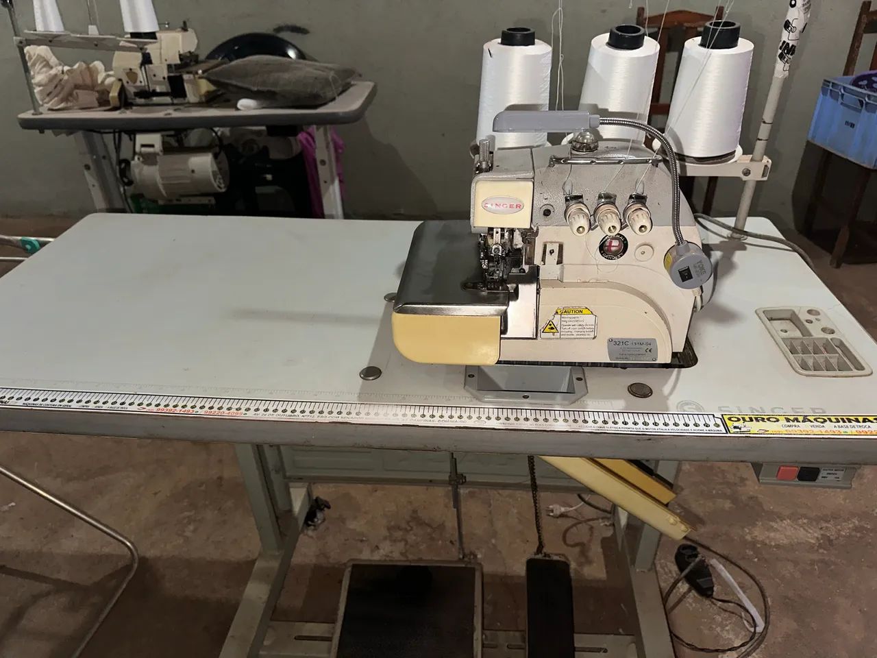 Máquina overloque singer  - Foto 5