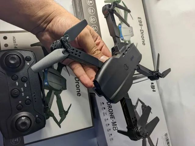 Mini Drone Dobrável E99 com Câmera HD