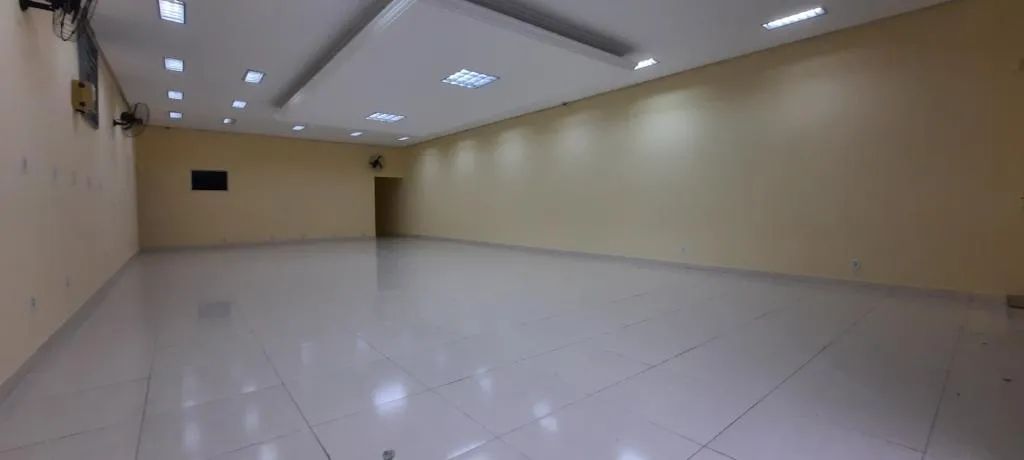 GALPÃO COMERCIAL DE 200 M² NA AV. ARAXA