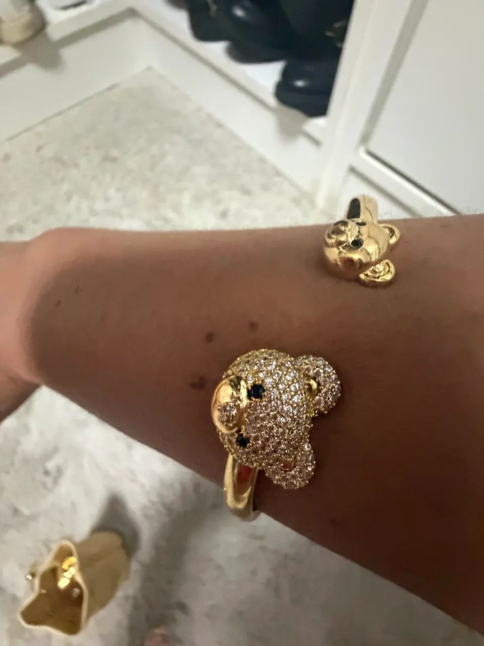 Bracelete de urso dourado 