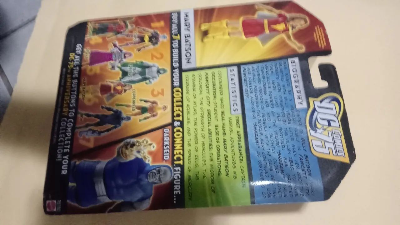 Boneca Mary Batson DC Universe - Foto 4