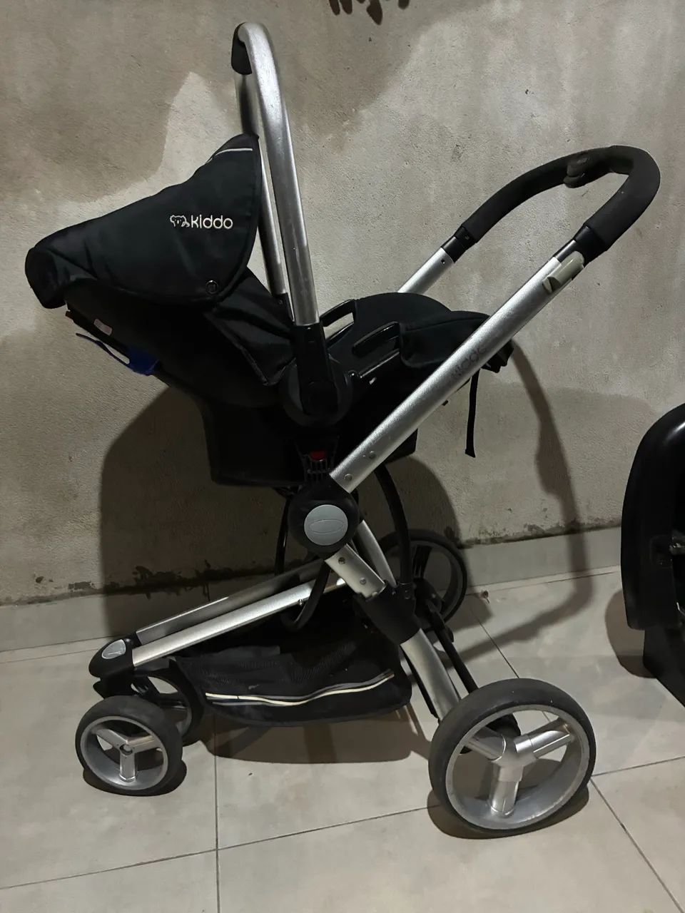Carrinho e bebê conforto 