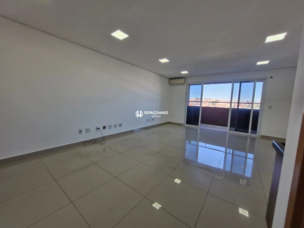 Sala Comercial de 40 m² para Alugar no Office Premium em Indaiatuba -SP