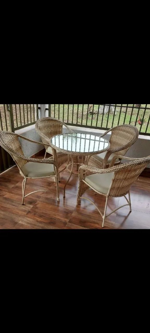 Vendo mesa de 4 cadeiras  - Foto 2