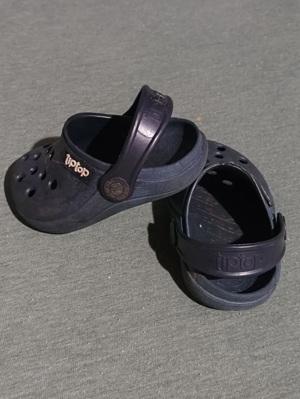 Sandália estilo crocs infantil 