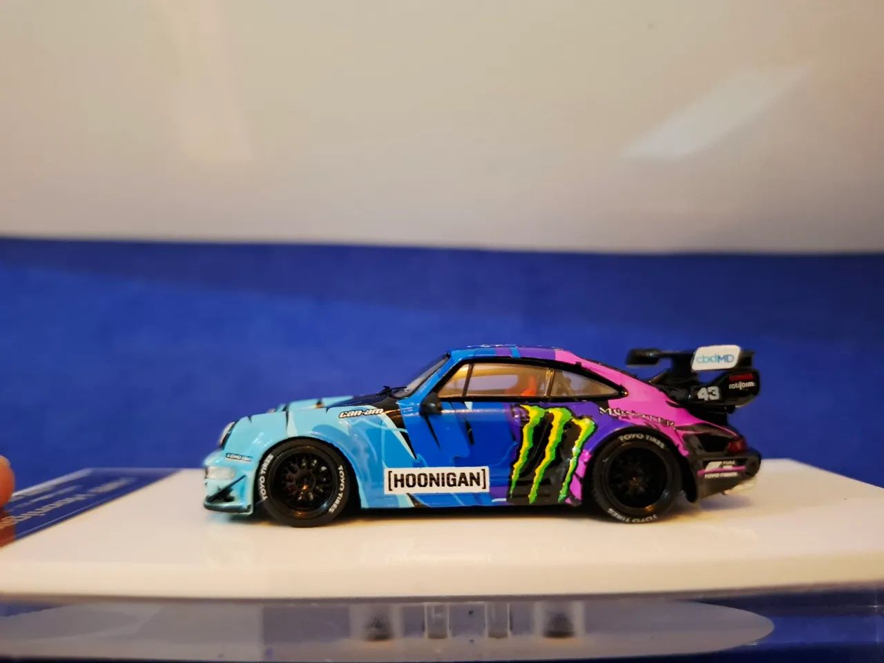 Miniatura Porsche RWB Hoonigan 1:64 - Foto 2