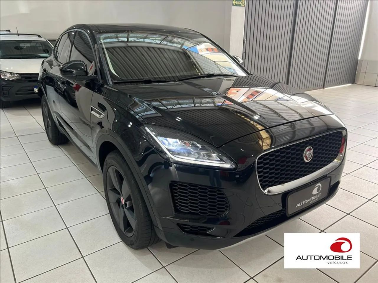 Jaguar E-Pace 2.0 AWD 249cv Aut. 2019 - Foto 3