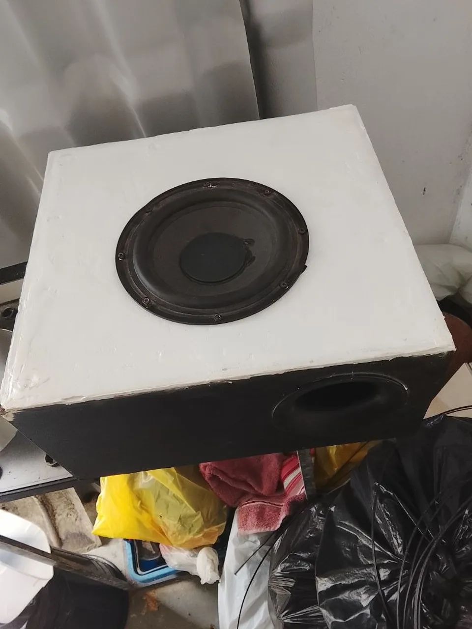Caixa com subwoofer 8 polegadas LG 200 w