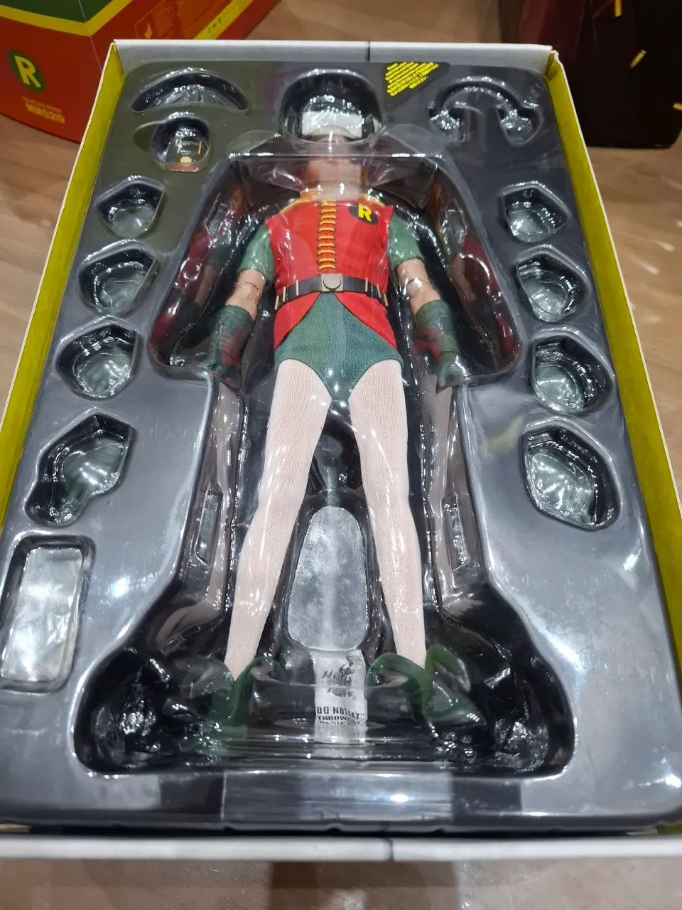 Robin hot toys 1/6 batman - Foto 3