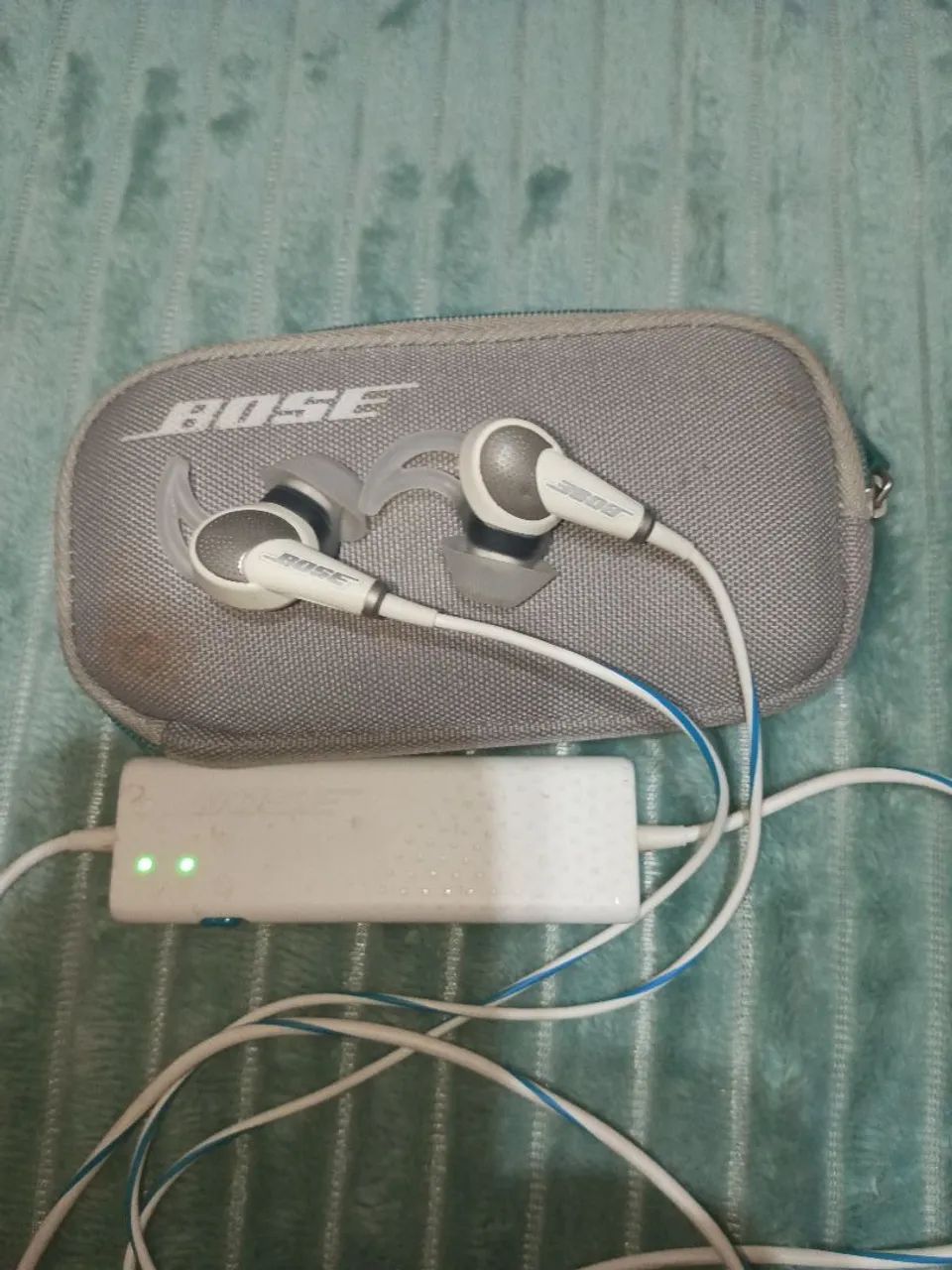 Bose QuietComfort 20 中古 Bose QuietComfort 20 (QC20) - LEIA O ANÚNCIO - Fones de Ouvido