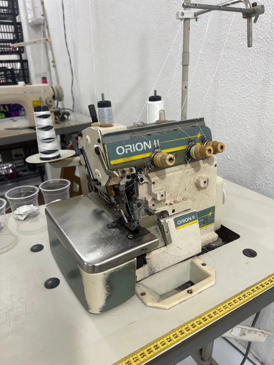 Máquina industrial overlok 