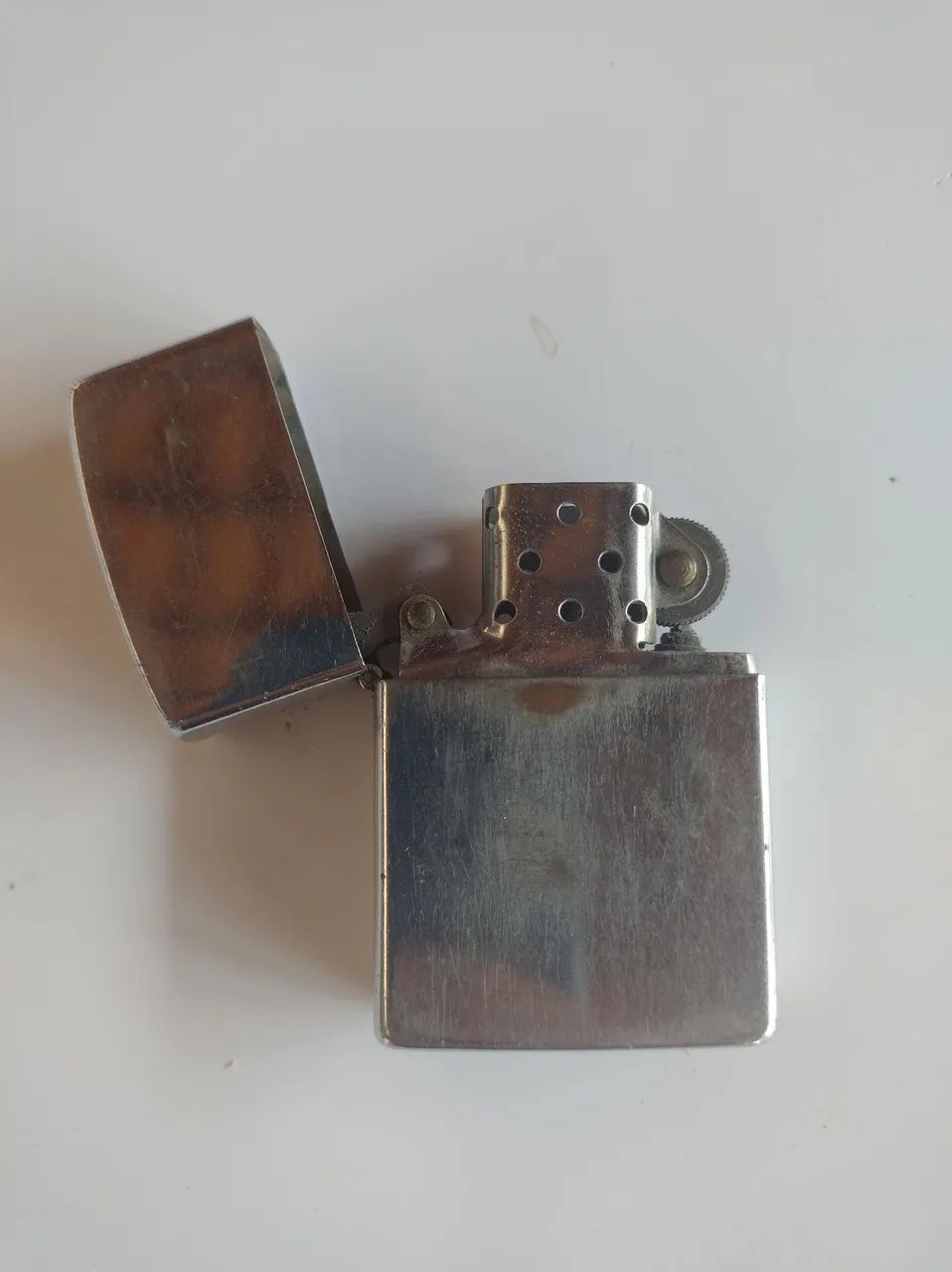 Isqueiro retrô modelo Zippo 