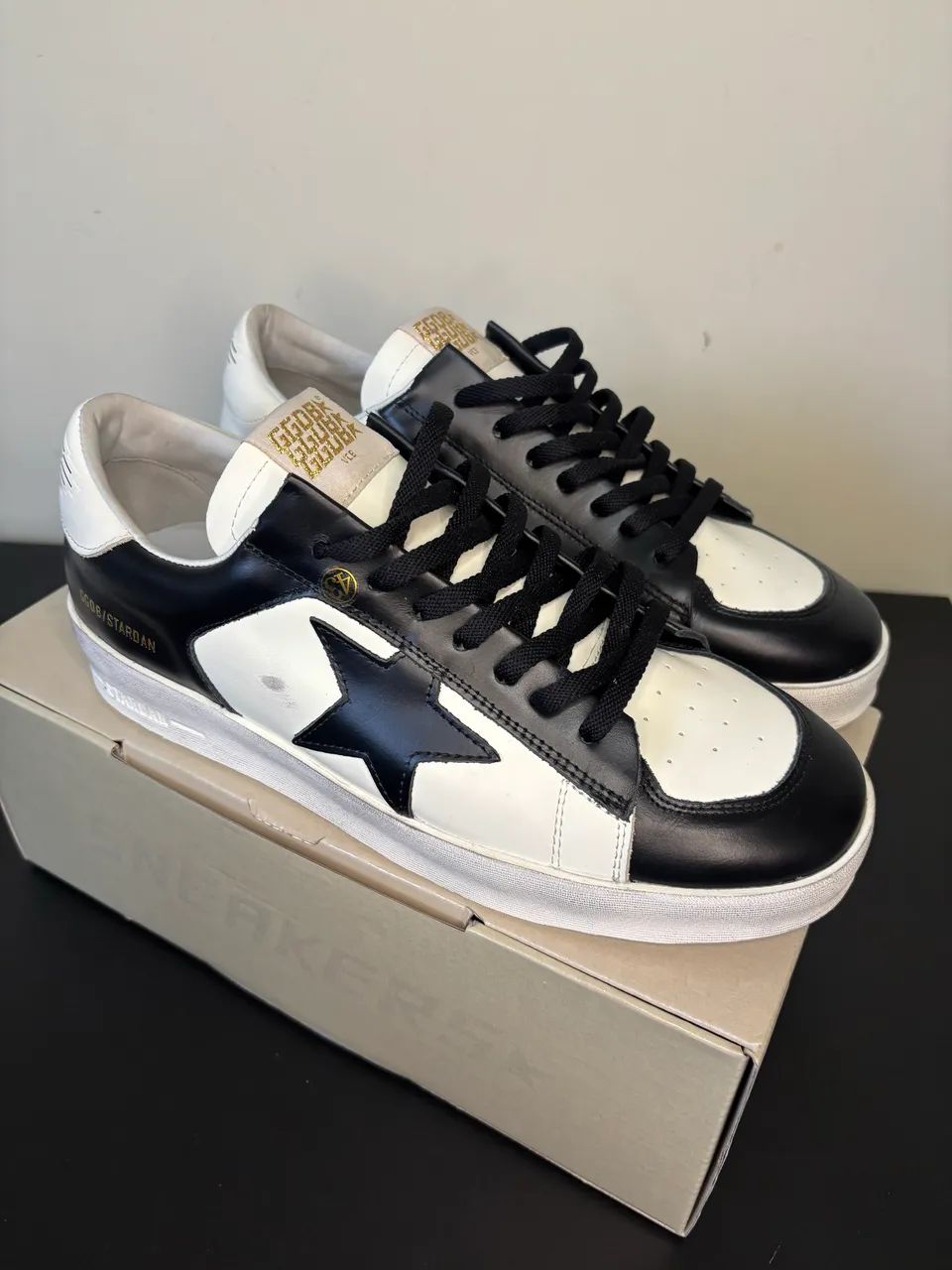 Golden Goose Stardan black white 