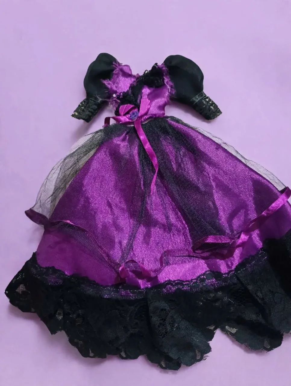Vestido da boneca mosnter Elisabeth drácula 36cm de comprimento e 33 de busto  - Foto 2