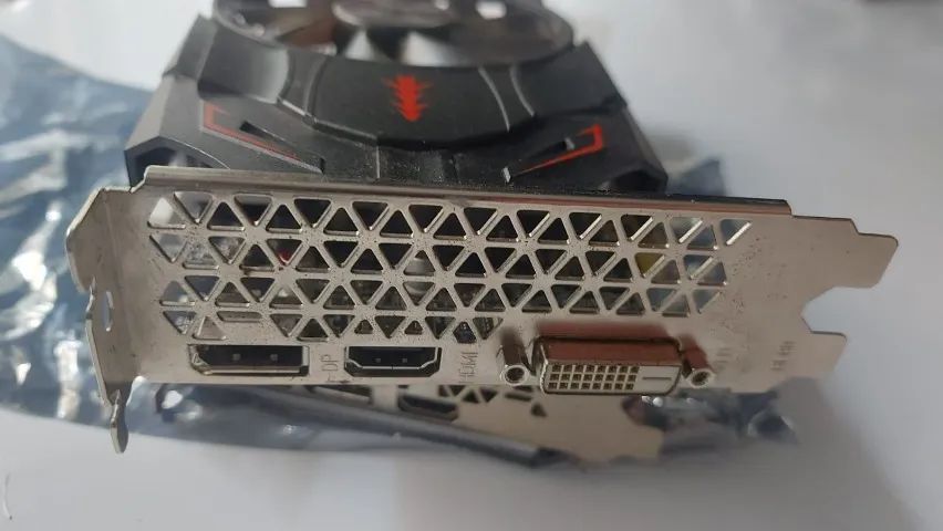 2 Placa de video RX580 Com defeito - Foto 4