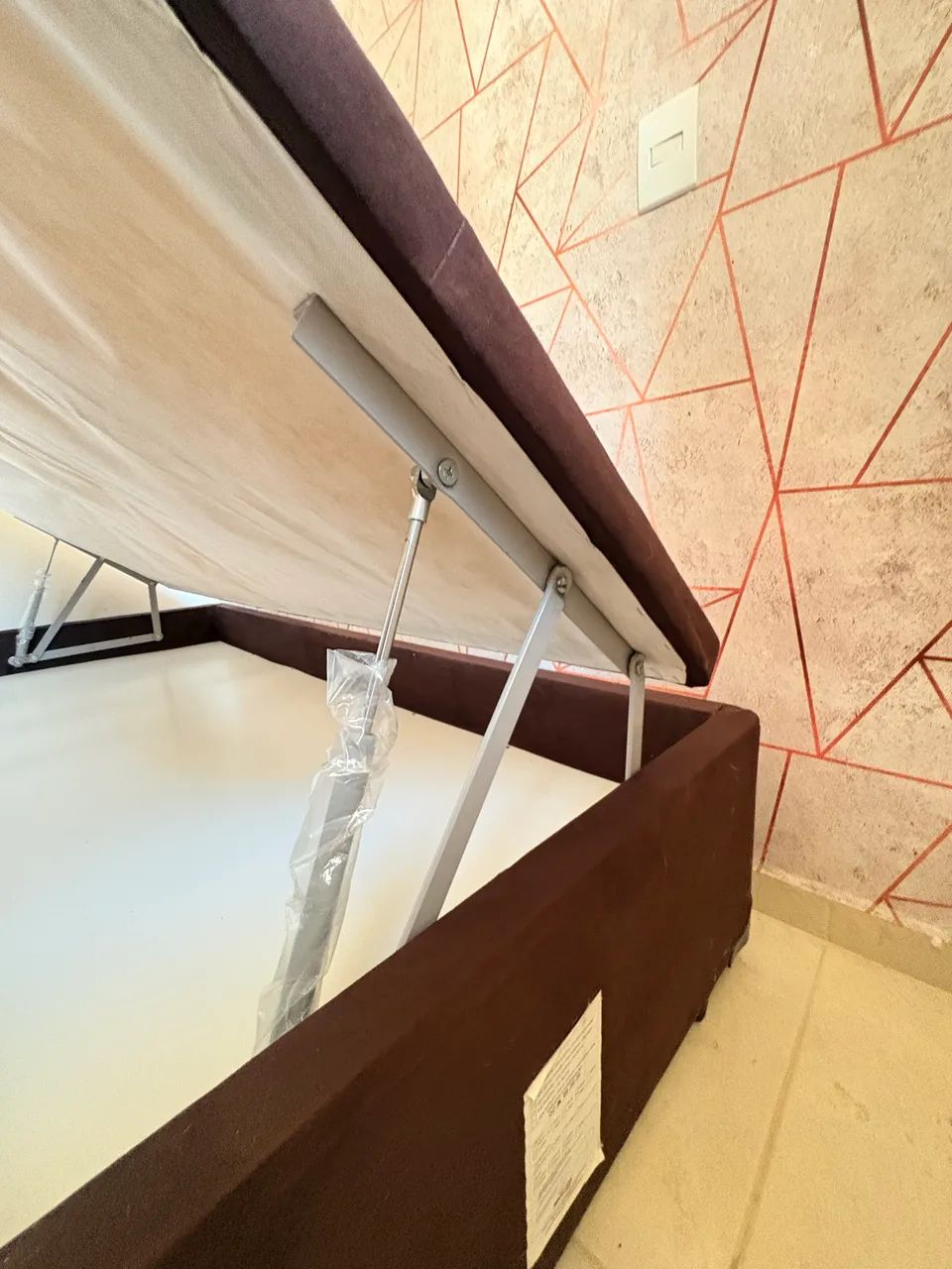 Cama de solteiro com baú e bicama  - Foto 5