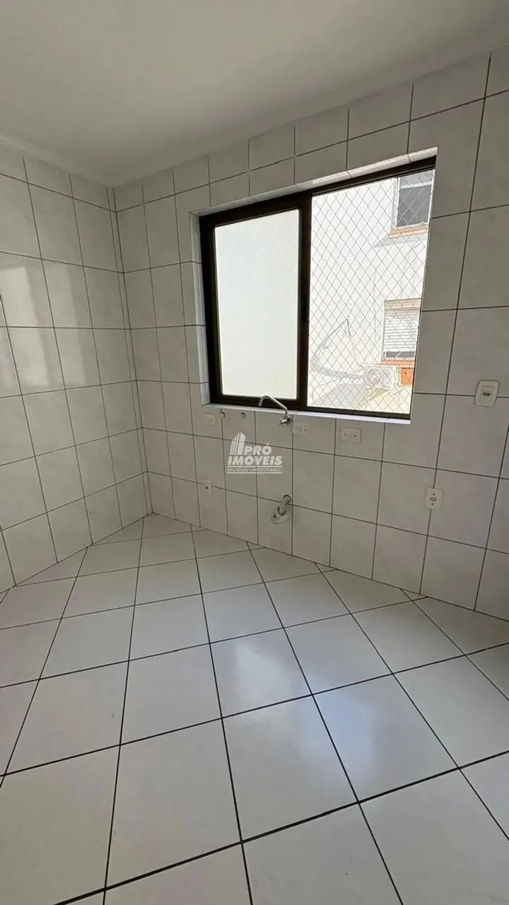 APARTAMENTO NO CENTRO, FRENTE, SACADA E CHURRASQUEIRA - Foto 7