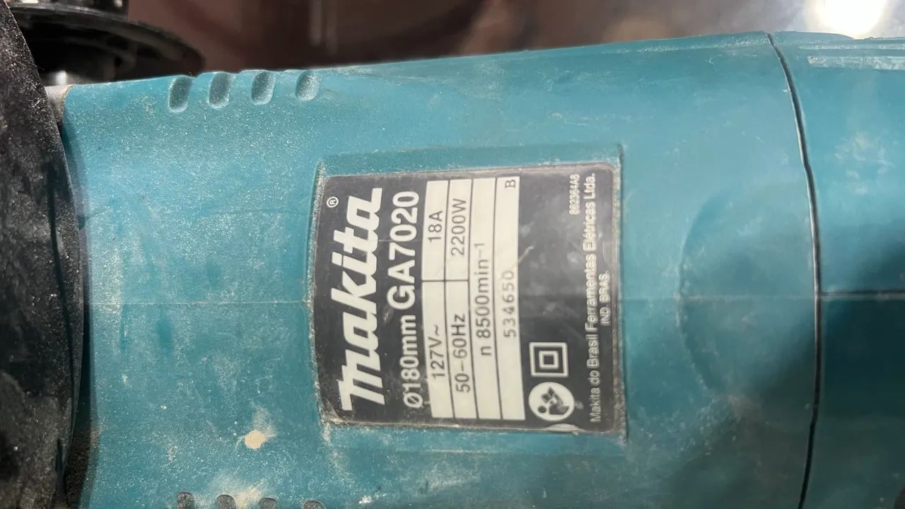 Makita modelo GA7020 - Foto 2