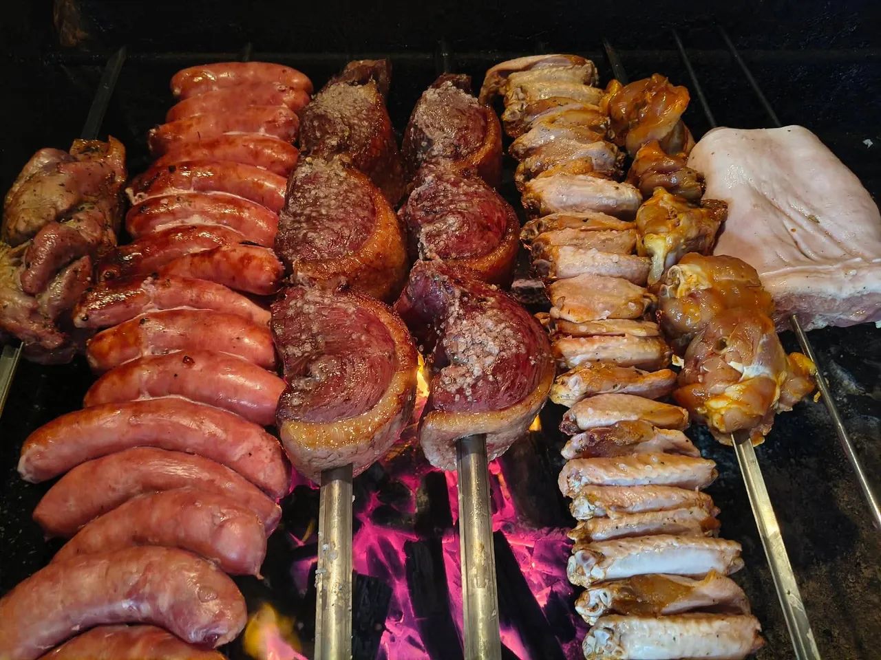 Churrasco Em Domicílio e Buffet <br>Buffet completo com churrasqueiro profissional! - Foto 3