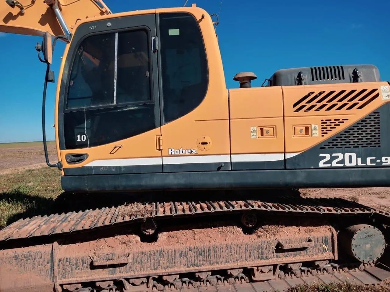Escavadeira Hyundai r220 não cat 320 Komatsu PC  Sany  financio - Foto 4