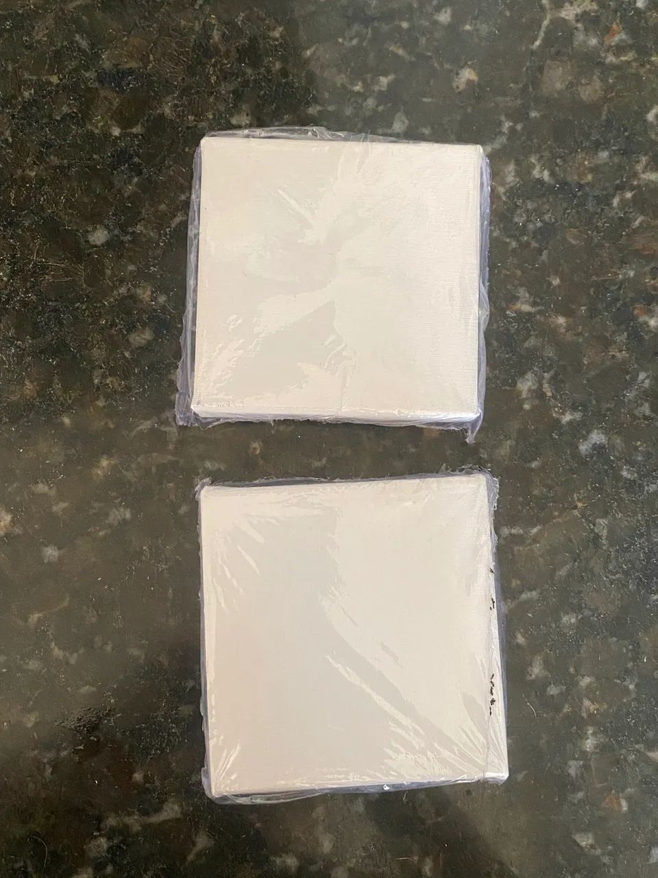 duas telas de pintura 10x10cm